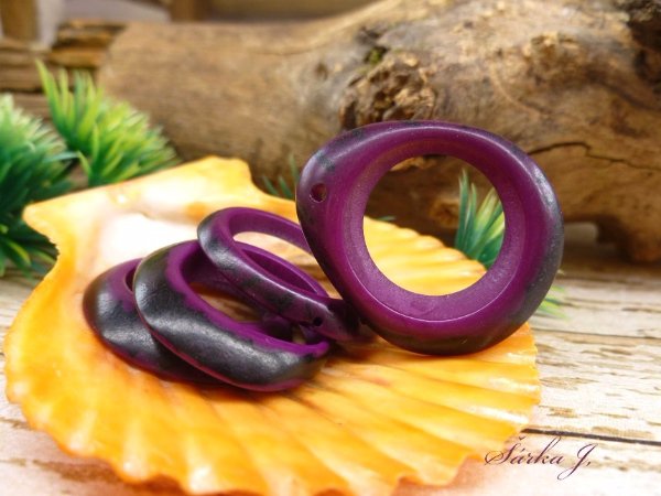 TAGUA prořezávané plátky - přírodní plátek z ořechu