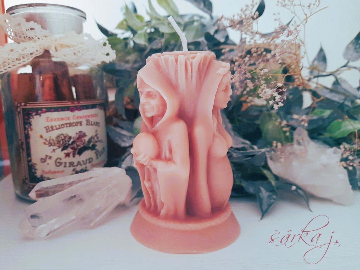 sójová svíčka - dívka, matka, stařena