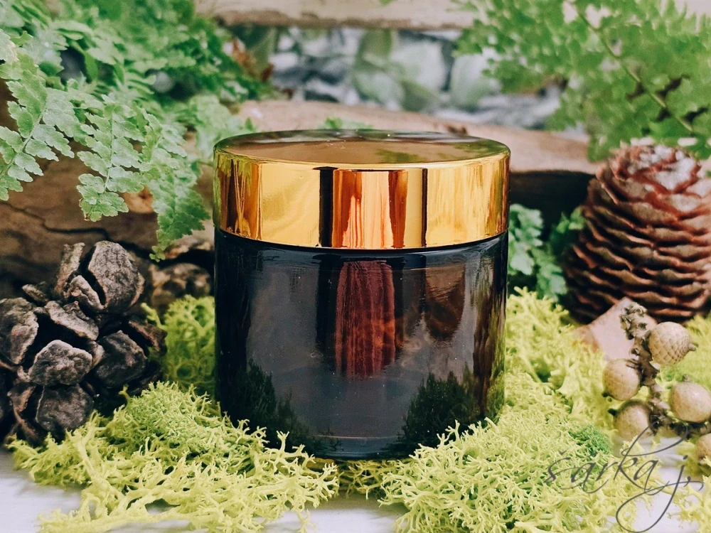 skleněná dóza se zlatým uzávěrem Lune