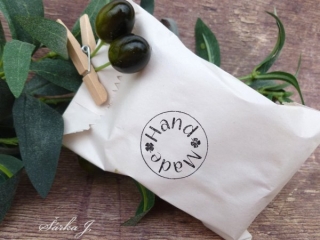 NATURAL papírový pytlíček s textem HAND MADE