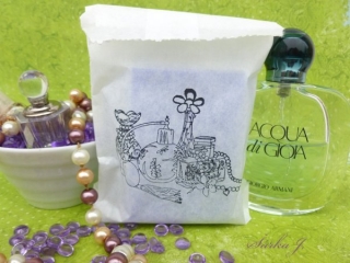 dárkový papírový pytlíček - PARFUMERIE