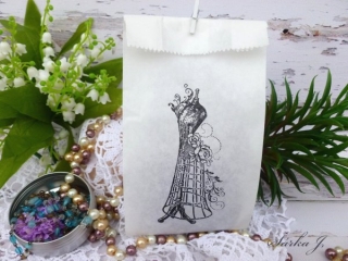 dárkový papírový pytlíček - HAUTE COUTURE