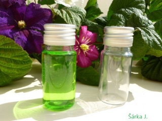 lahvička se stříbrným - hliníkovým uzávěrem, 35 ml