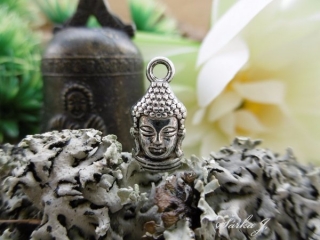 BUDDHA - bižuterní přívěsek