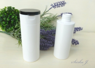 neprůhledná, bílá lahvička s dávkováním, 150 ml