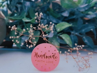 samolepky Handmade se zlatým nápisem, 500 kusů