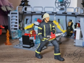 figurka Ravensburger Hasič