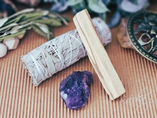 bílá šalvěj, palo santo a ametyst