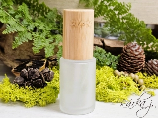 skleněná lahvička Bamboo s pumičkou