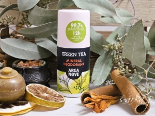 přírodní kuličkový deodorant s kamencem Green Tea