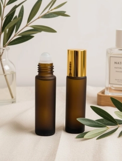 Roll-on hnědý matný se zlatým uzávěrem 10 ml